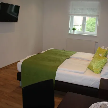 Falk Hotel